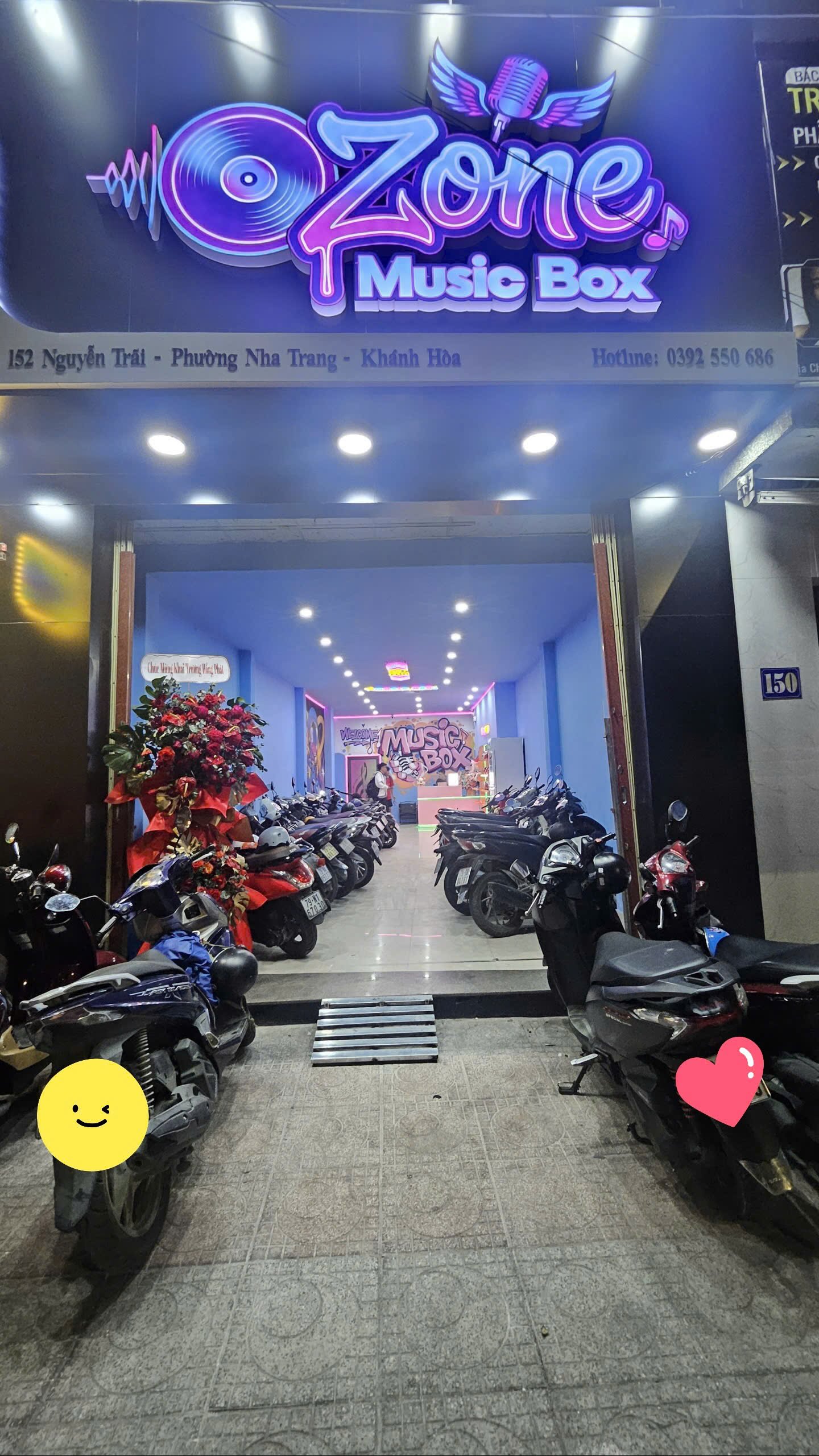 Sảnh chờ rộng rãi